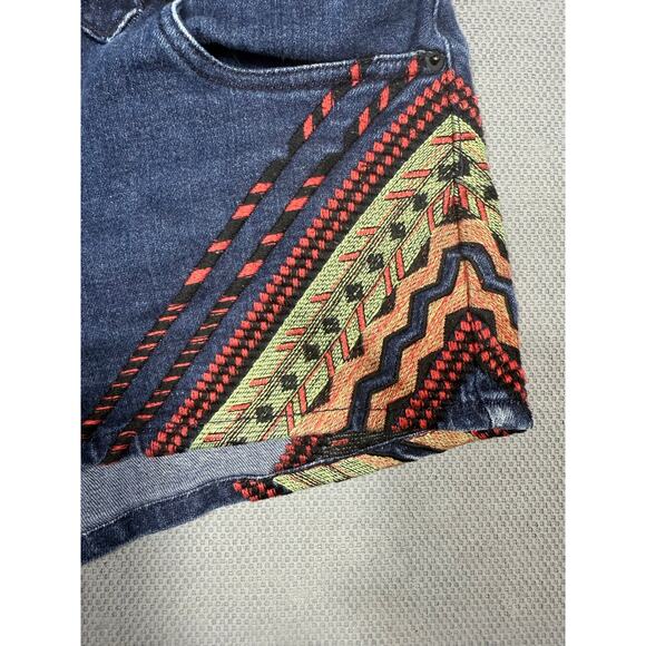 BDG Embroidered Aztec Denim Shorts Size 30 - Picture 8 of 8